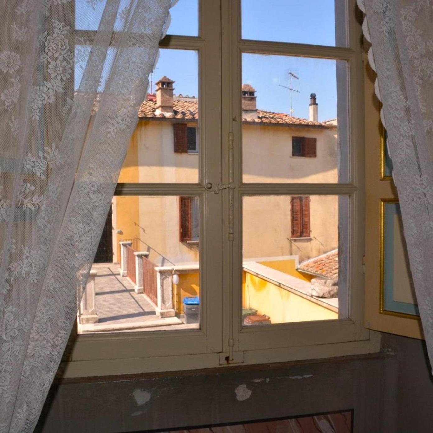 Scappo In Umbria, La Casa Del Duomo Amelia Exterior foto